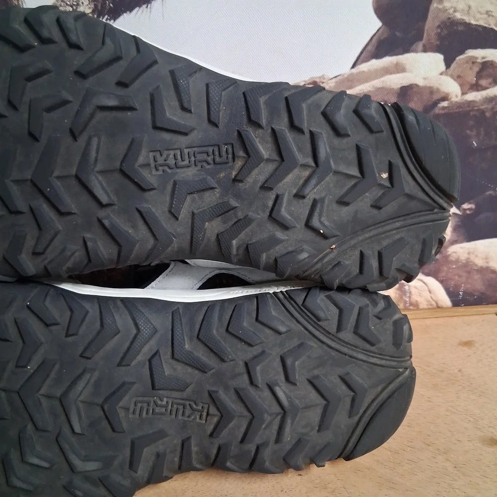 Kuru Kivi Womens Grey Black Suede Athletic Hiking Sandals Size 9